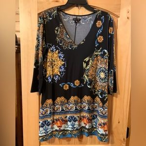 Black and multi color ladies Eva Varro polyester/spandex top with 3/4 sleeve
